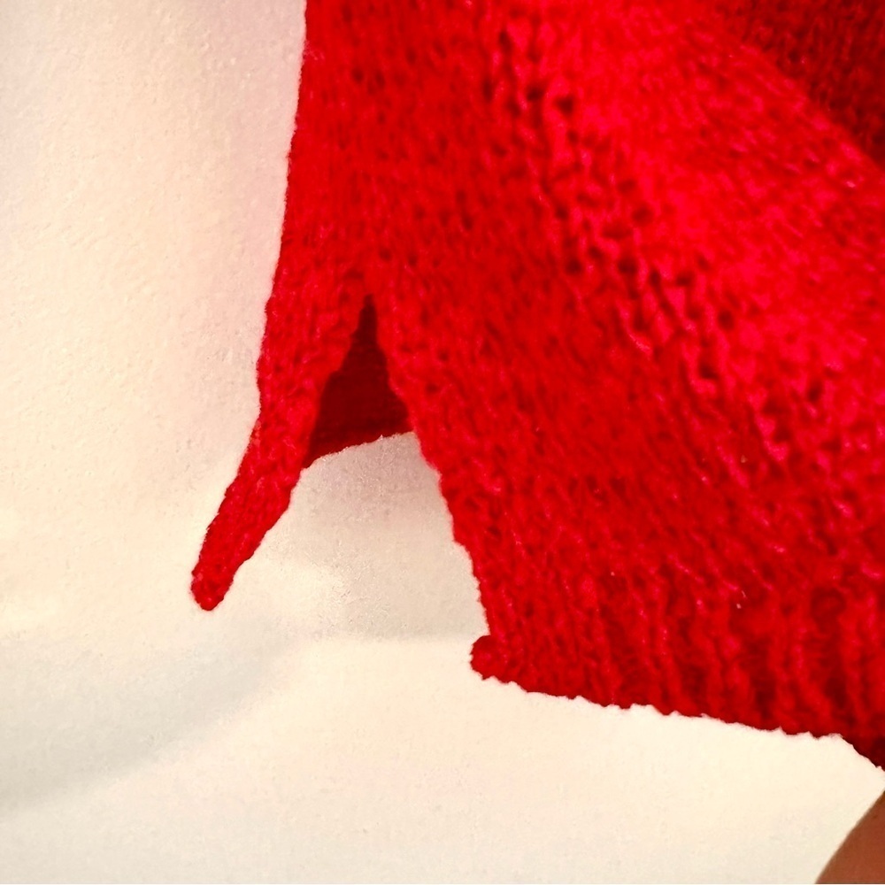 Chico’s Red V-Neck Petite Split Hem Sweater Size 1 Small or 8/10 - Picture 6 of 10